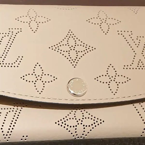 [BUNJANG] Louis Vuitton Mahina Leather Wallet Beige / 새상품 루이비통 지갑