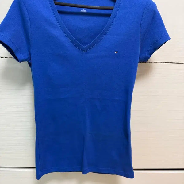 [BUNJANG] Tommy Hilfiger Blue V-Neck T-Shirt / 타미힐피거 반팔 브이넥 티셔츠 블루