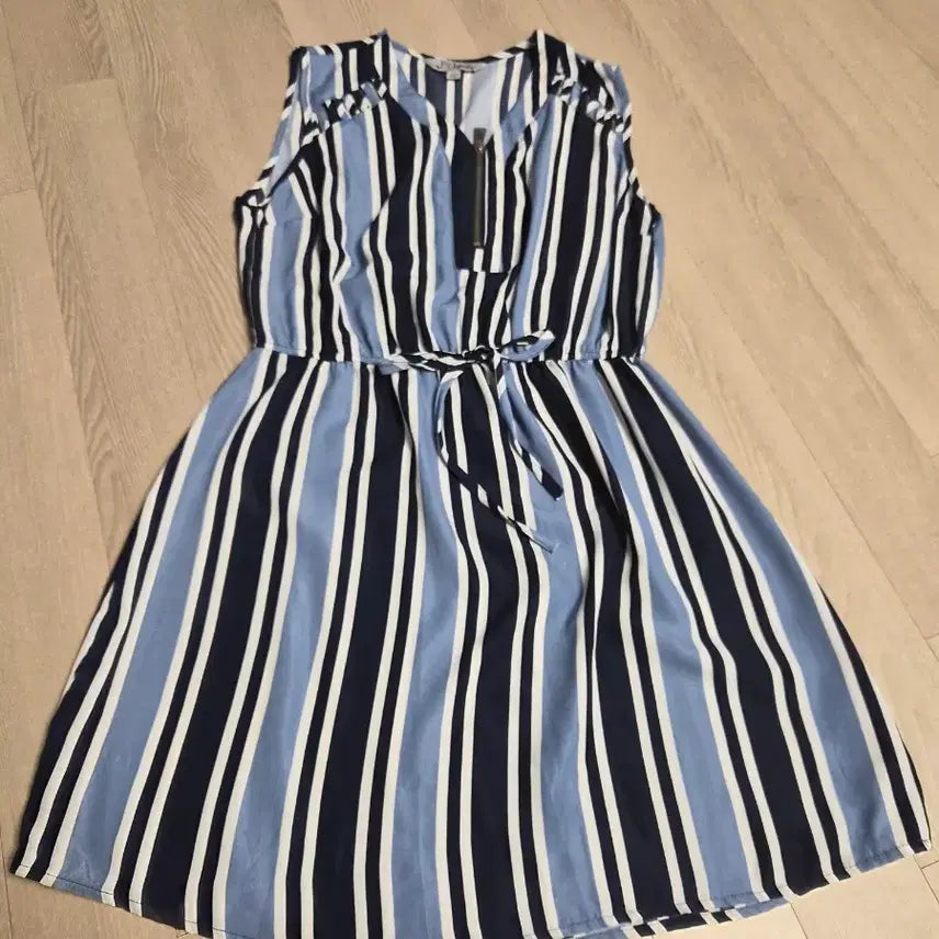 [BUNJANG] Striped Sleeveless Dress / 스트라이프 패턴 민소매 원피스