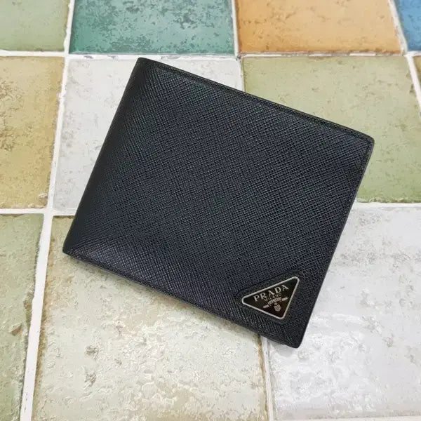 [BUNJANG] Prada Saffiano Bi-Fold Wallet Black 2MO513 / 프라다 남녀공용 사피아노 반지갑 2MO513