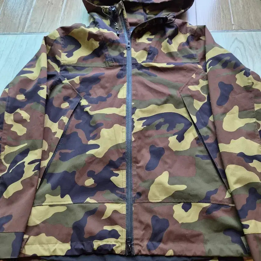 [BUNJANG] Vintage Japanese Camouflage Windbreaker Jacket (L) / 일본빈티지 카모플라주 바람막이 L