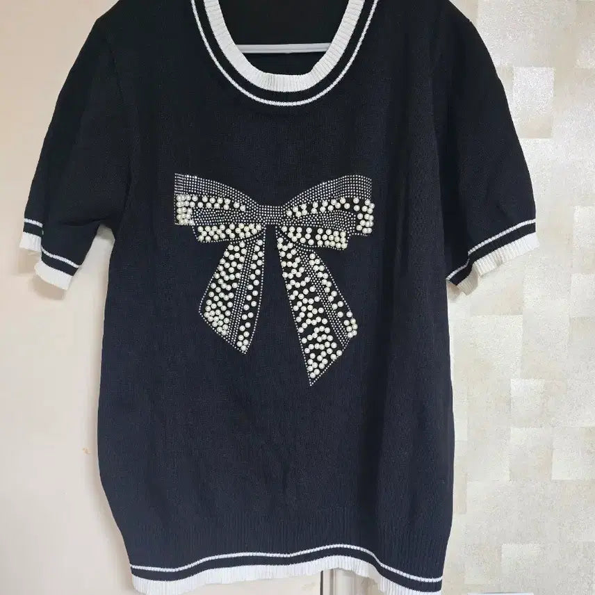 [BUNJANG] Black Ribbon Bead Short Sleeve Knit Top / 블랙 리본 비즈 반팔 니트