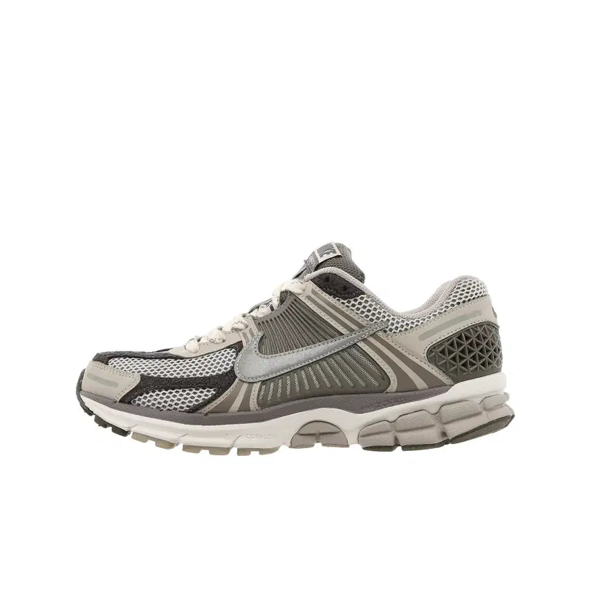[BUNJANG] Nike Zoom Vomero 5 Premium Light Iron Ore Metallic Silver Flat Pewter FD0791-012 Men's Size 260 / [260] 나이키 줌 보메로 5 프리미엄 라이트 아이언 오어 플랫 퓨터