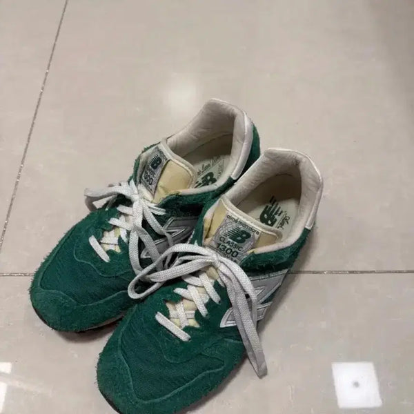 [BUNJANG] New Balance Emero 1300 Green Sneakers (Size 270) / 뉴발란스 에메레온도르 1300 270