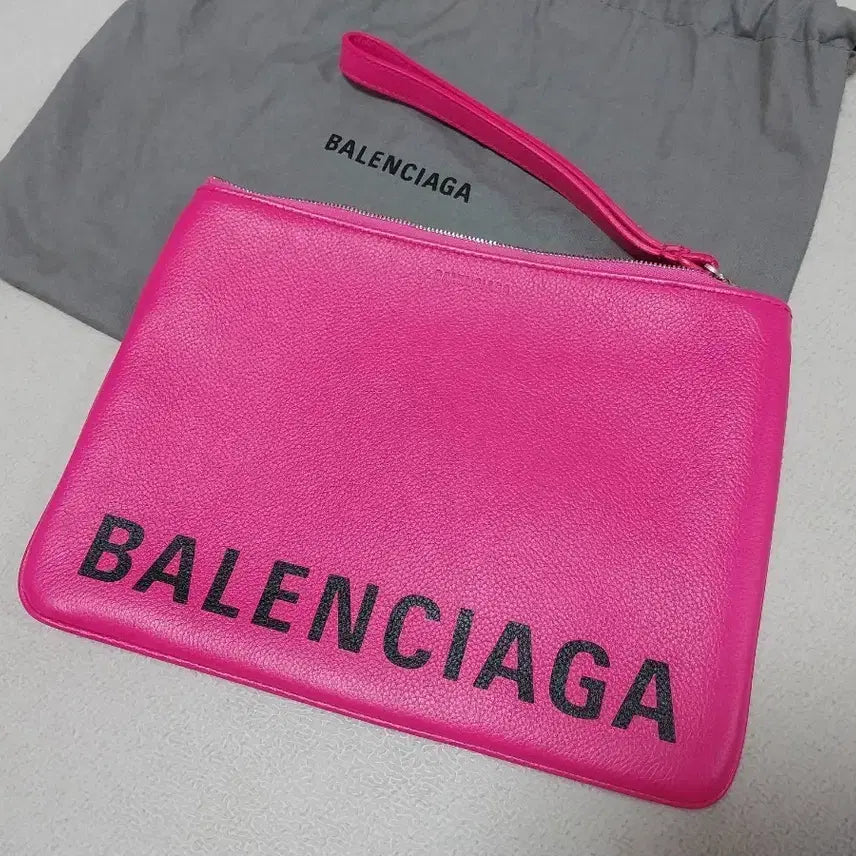 [BUNJANG] Balenciaga Logo Clutch with Strap - Pink / 발렌시아가 로고 클러치(스트랩.핑크)