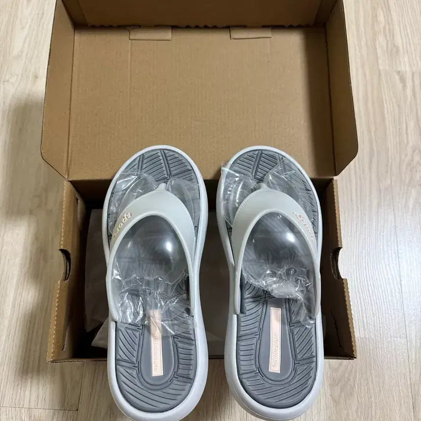 [BUNJANG] Minuit Mint Grey Jjori Sandals Size 38 / 미닛뮤트 쪼리 그레이 38