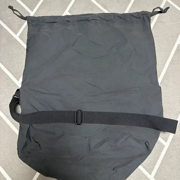 [BUNJANG] Uniqlo U Drawstring Bag / 유니클로u 드로우스트링백