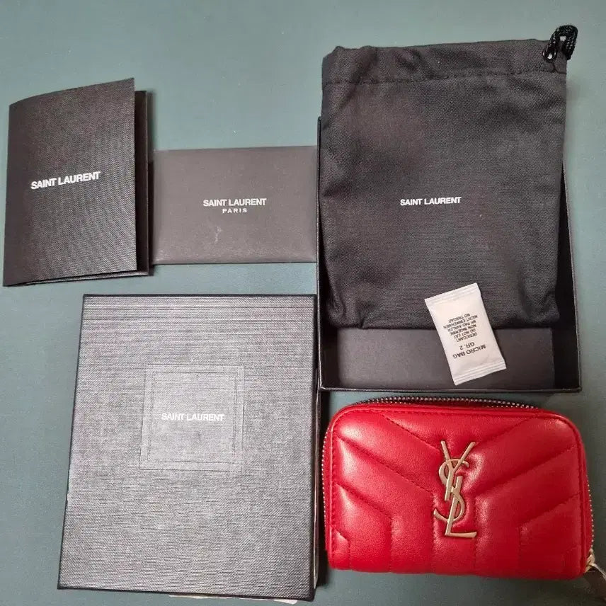 [BUNJANG] Saint Laurent Matelassé Quilting Compact Card Holder (Silver Hardware Red) / 생로랑 마틀라쎄 퀄팅 컴팩트 카드지갑 (은장 레드)