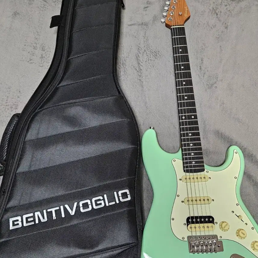 [BUNJANG] Ventillio Parabolic Electric Guitar Mint / 벤티볼리오 파라볼릭 일렉기타 민트색