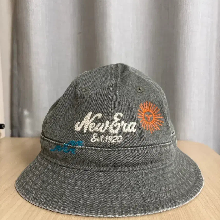 [BUNJANG] New Era NE Peace Explorer Bucket Hat / 뉴에라 NE 피스 익스플로러 버킷 햇