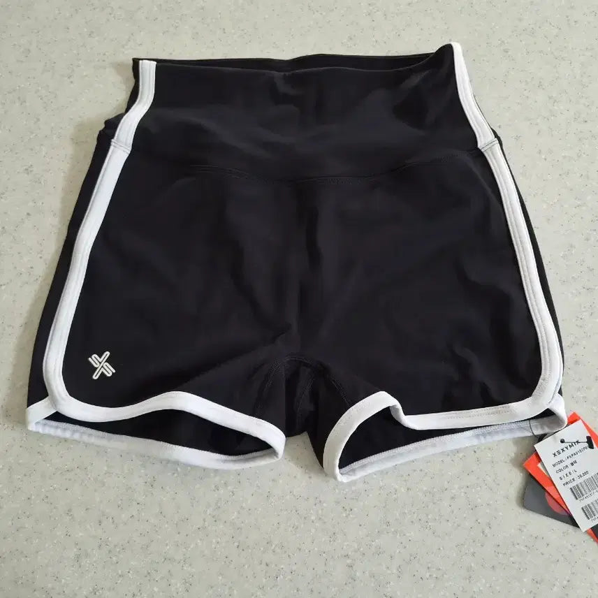 [BUNJANG] XEXYMIX X-PRISMA Alpha Curve Shorts Black / 새상품-테그있음)엑스프리즈마 알파 커브 쇼츠 블랙(숏반바지)(젝시믹스)(40%할인)
