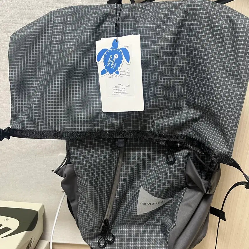 [BUNJANG] and wander Ocean Rip 25L Backpack Grey / 앤드원더 and wander 오션 립 25L 백팩 그레이