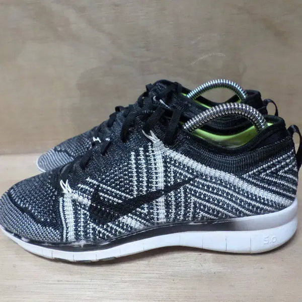 [BUNJANG] Nike Free Training Sneakers / 후루룩구제3 230 나이키 프리 트레이닝 운동화 260811