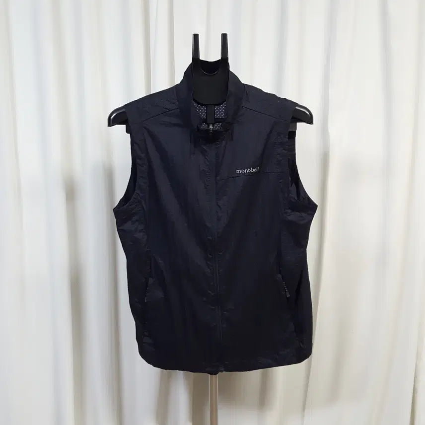 [BUNJANG] Montbell Men's Lightweight Windbreaker Vest Full Zip Size 100 / 24년 몽벨 남성 등산 홀겹 바람막이 조끼 집업 100 오일장