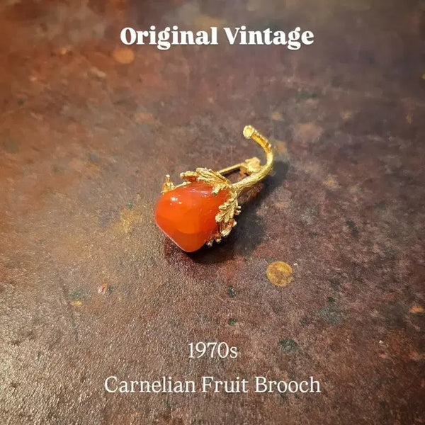[BUNJANG] 1970s British Carnelian Berry Fruit Brooch / 1970s 영국 카넬리안 열매 과일 브로치