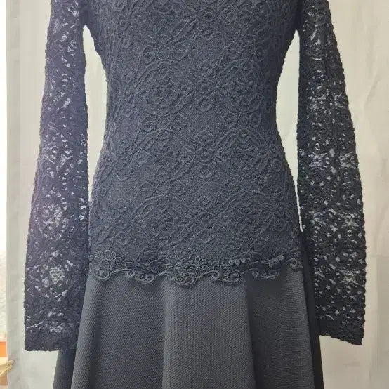 [BUNJANG] Vicky Black Lace Midi Dress Size 55 / 비키 블랙 레이스 원피스 55