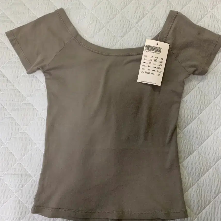 [BUNJANG] Brandy Melville Off-Shoulder Half-Sleeve Top Washed Gray / 새상품) 브랜디멜빌 오프숄더 탑 반팔 워시드그레이