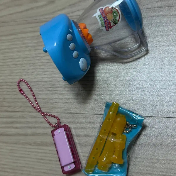 [BUNJANG] Miniature Kitchen Appliance & Musical Instrument Gachapon Keychains (Blender, Harmonica, Recorder) / 재밌는 장난감 가챠 키링 (믹서기, 하모니카, 리코더)