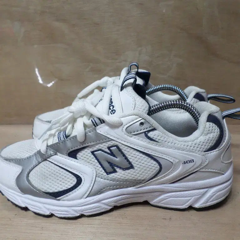 [BUNJANG] New Balance 408 White Sneakers / 후루룩구제3 240 뉴발란스 408 화이트 운동화 260811