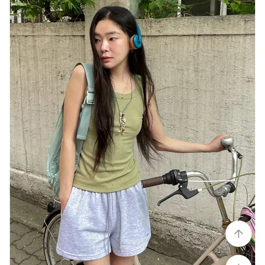 [BUNJANG] Abley Basic Sleeveless Top - Dark Khaki (Size S) / 새상품 진카키색 나시 S 에이블리 민소매 반값