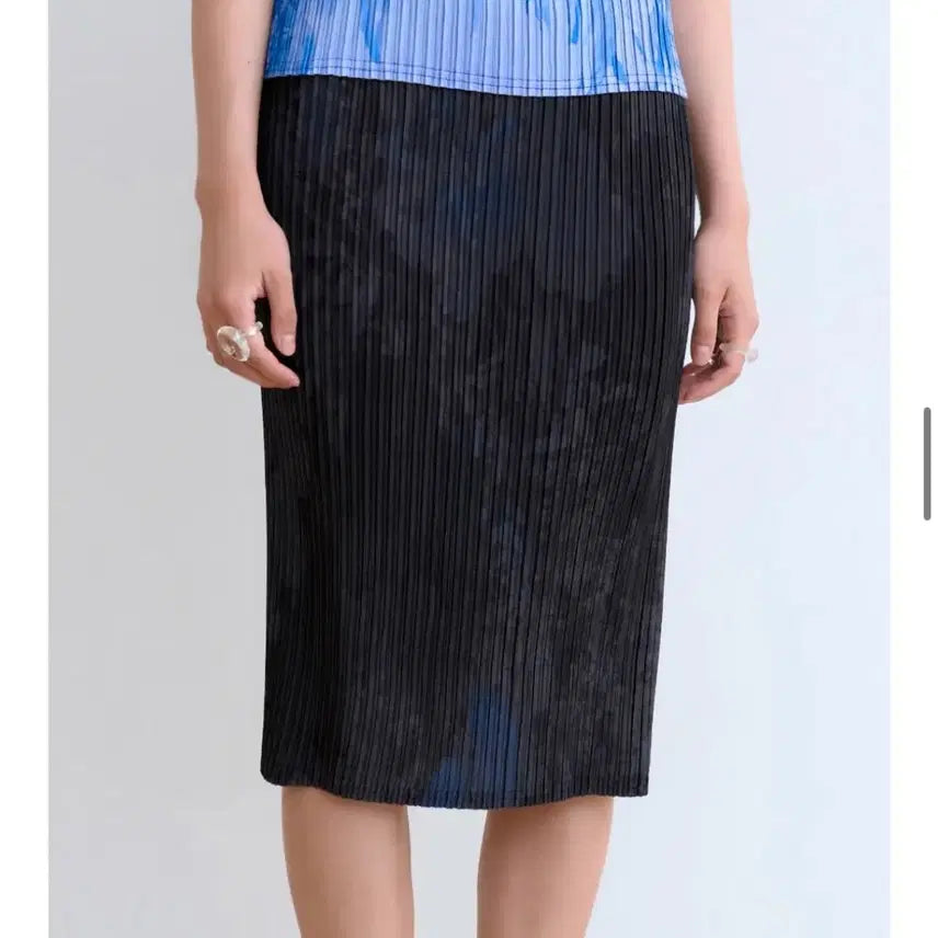 [BUNJANG] Poco Fosca Airy Midi Skirt (Gray) / 포코포스카 poko.fosca 에어리 미디 스커트 Airy Midi skirt (gray)