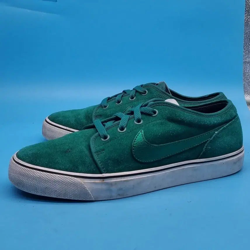 [BUNJANG] Nike Toki Green Men's Sneakers 275 / z 나이키 토키 그린 남성스니커즈 275