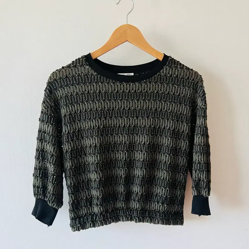 [BUNJANG] ZARA Textured Black & Gold Knit Top - Size S / [정품] 자라 (ZARA) 독특한 텍스처 블랙&골드 니트 / S사이즈