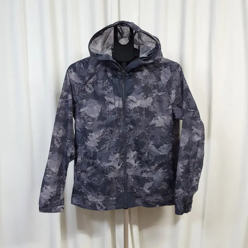 [BUNJANG] Black Yak Men's Hiking Windbreaker Jacket (Size 100) / 22년 블랙야크 남성 등산 홀겹 바람막이 모노숏 자켓 100 오일장