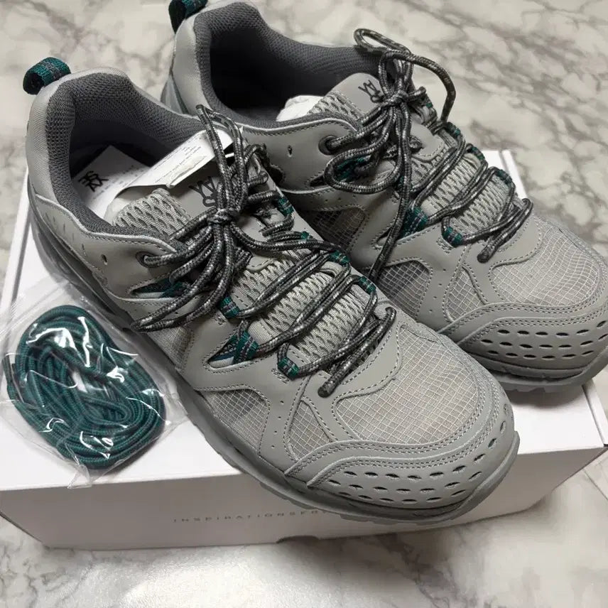 [BUNJANG] Yase Go Out Vintage Sneakers - Gray / [280] 야세 고아웃 빈티지 스니커즈 그레이