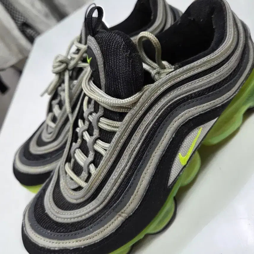 [BUNJANG] Nike Air Max 97 Fluorescent Sneakers (240mm) / 나이키 에어맥스 97 형광 스니커즈240