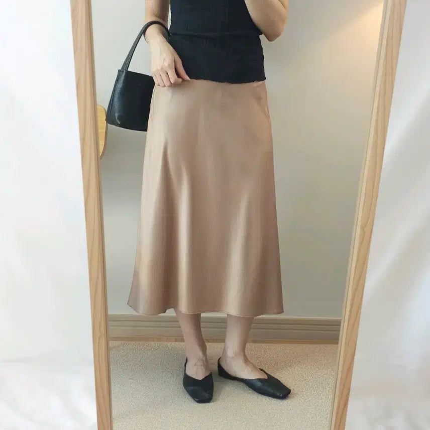[BUNJANG] Lapiaf Satin Long Skirt Gold Beige / (55)Lapiaf 여성 새틴 롱 스커트 골드베이지