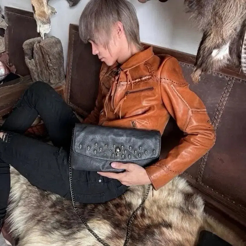 [BUNJANG] Japanese Vintage Skull & Studs Leather Shoulder Bag / 일본빈티지 스컬 & 스터드 플러스 알파 레더숄더 백