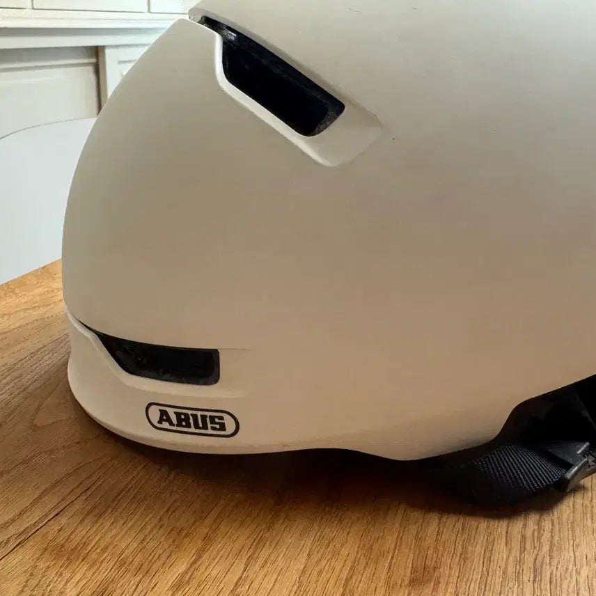 [BUNJANG] ABUS White Helmet (54-58cm) / ABUS 헬멧 54-58 cm 아부스 흰색헬멧
