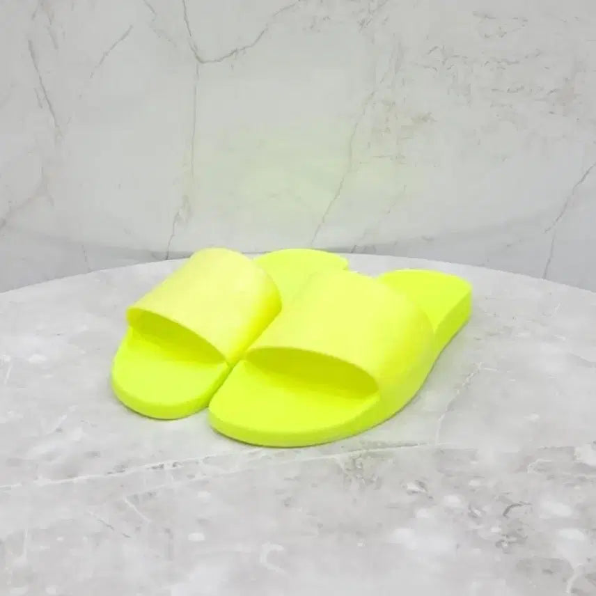 [BUNJANG] Louis Vuitton Neon Monogram Watercolor Slippers Size 7 / 7 / 루이비통 네온 모노그램 워터컬러 슬리퍼