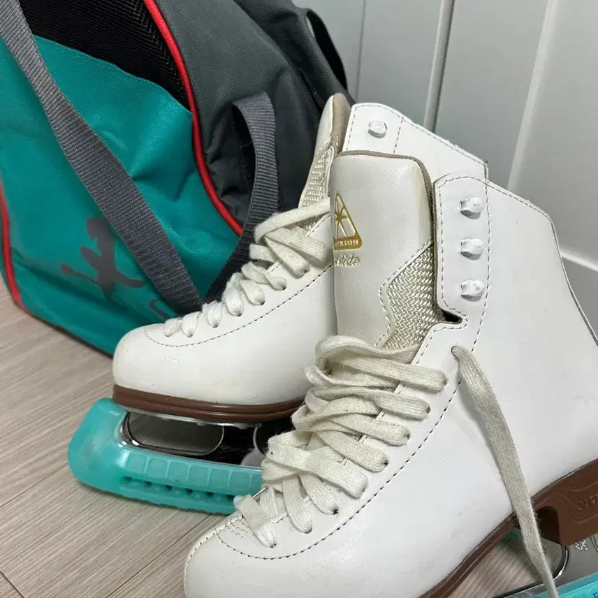 [BUNJANG] Jackson Ultima Artiste Figure Skates (Approx. US Women's 6) / Jackson Ultima Artiste 2 1/2 피겨화 (일반 신발 약 230mm)