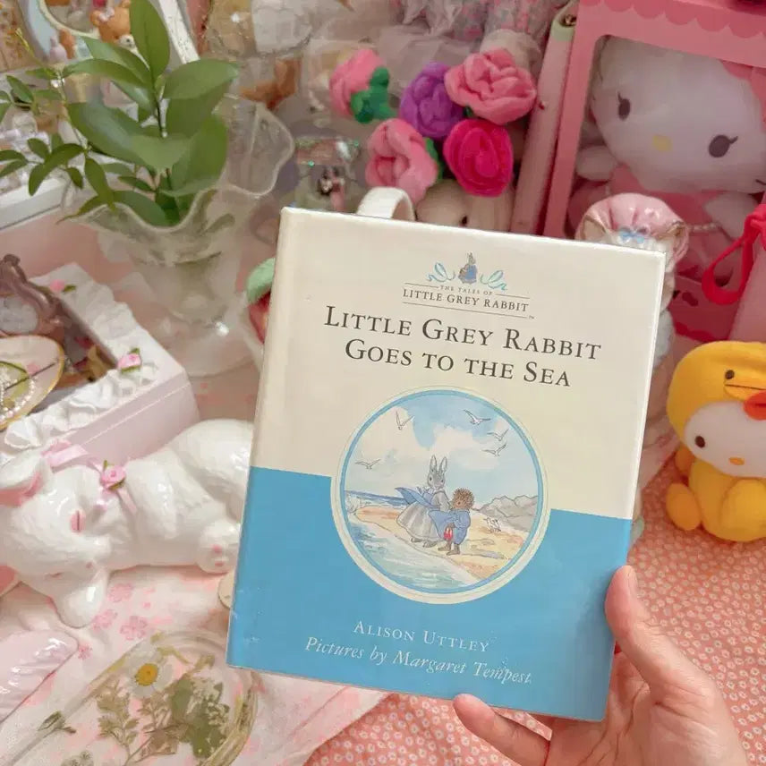 [BUNJANG] Vintage Little Gray Rabbit Book: Going to the Sea / 빈티지 리틀 그레이 래빗북 (바다로 가다)