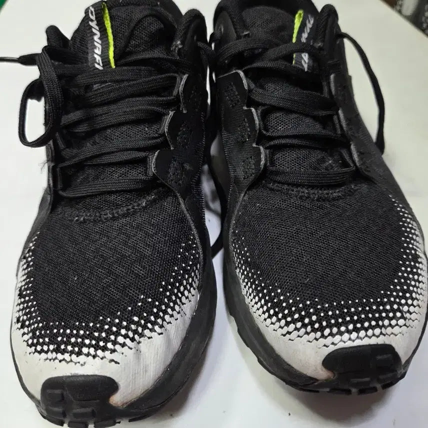 [BUNJANG] Dynafit Black Sneakers Size 250 / 다이나핏 운동화 블랙 250