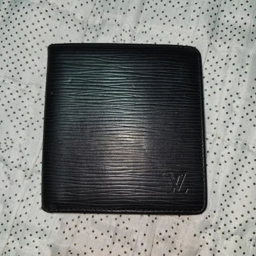 [BUNJANG] Louis Vuitton Epi Leather Wallet Black / 루이비통 에피 가죽 반지갑 블랙