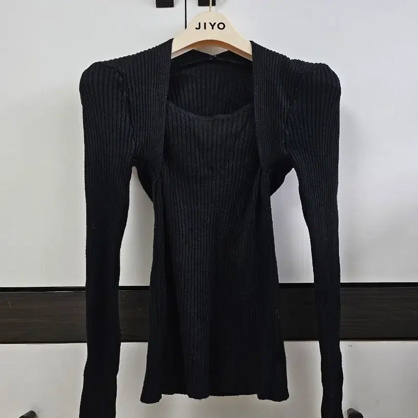 [BUNJANG] Black Ribbed Knit / 블랙 골지 니트