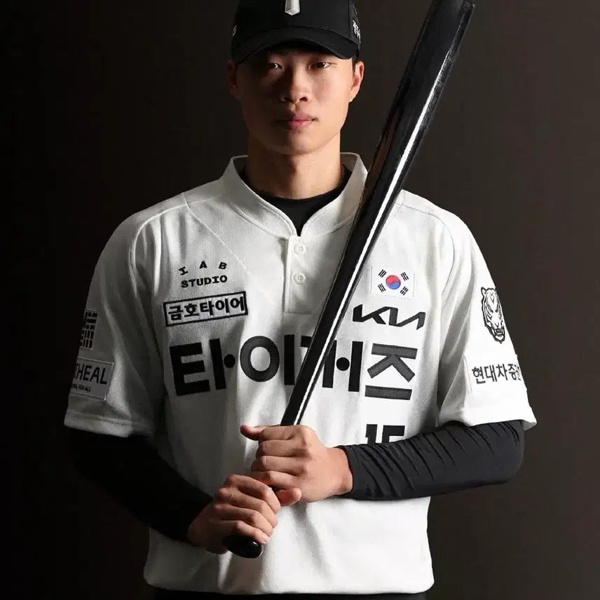 [BUNJANG] Kia Tigers Authentic Gwangbokjeol Uniform Park Jae-hyun Player Autograph Size 115 / 기아 어센틱 광복절 유니폼 박재현 선자수 115