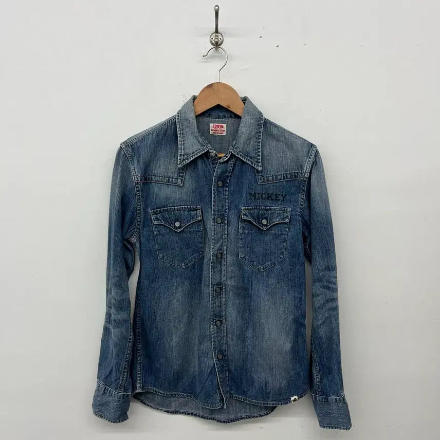 [BUNJANG] EDWIN Mickey Mouse Vintage Pocket Denim Shirt Women's M / EDWIN 미키마우스 빈티지 포켓 데님 셔츠 여성 M