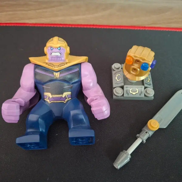 [BUNJANG] LEGO Marvel Thanos Figure with Gauntlet and Sword / 레고 마블 타노스 피규어 + 건틀렛 + 칼