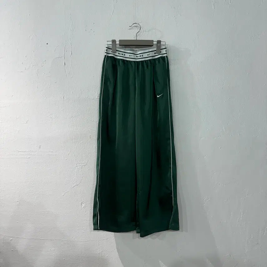 [BUNJANG] Nike Loose Fit Mid-Rise Satin Pants S-XS / 나이키 루즈핏 미드라이즈 새틴 팬츠 S-XS