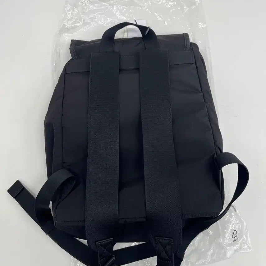 [BUNJANG] Calvin Klein City Nylon Backpack Black DH3331-001 / 캘빈클라인 시티 나일론 백팩 블랙 DH3331-001