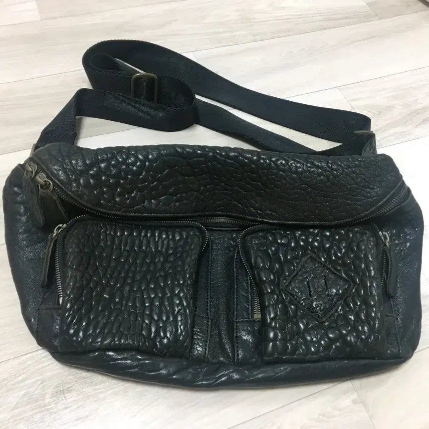 [BUNJANG] Genuine Leather Crossbody Bag / 양가죽 크로스백 판매합니다