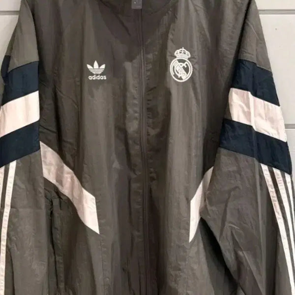 [BUNJANG] Real Madrid Windbreaker Size M / 레알 마드리드  바람막이  M