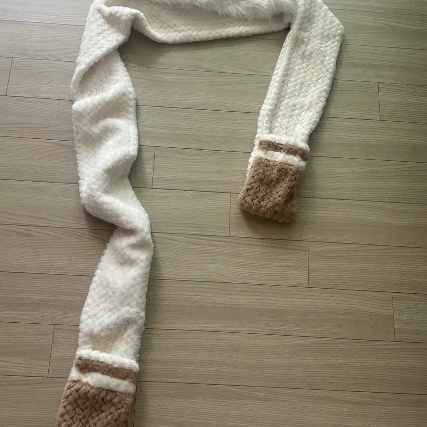 [BUNJANG] Knit Hooded Scarf White Brown / 따뜻한 니트 후드 목도리 화이트 브라운