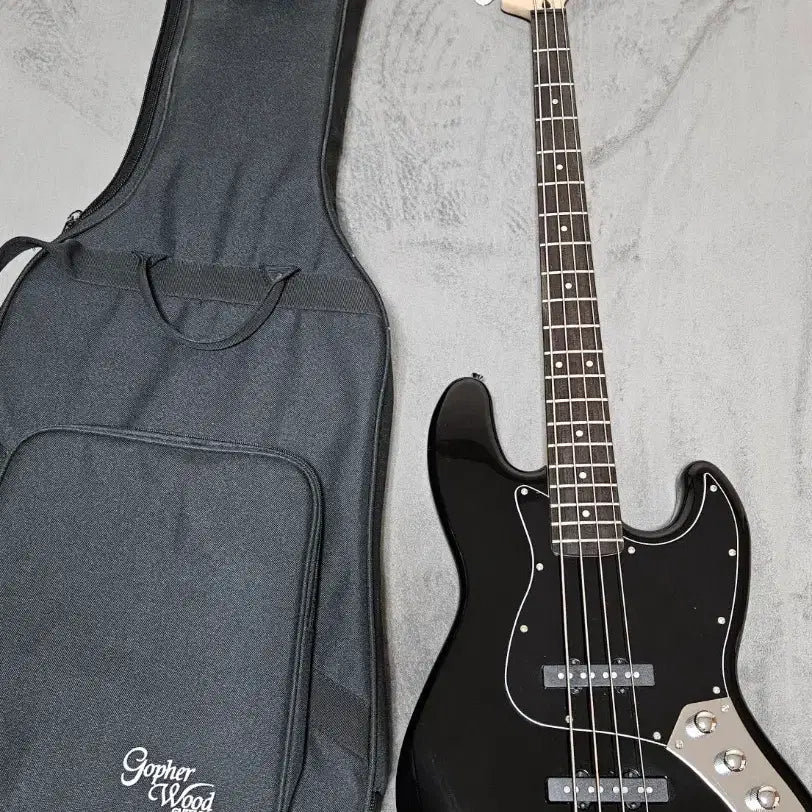 [BUNJANG] Gopher Wood Jazz Bass Guitar (Mint Condition) / 세팅A급 고퍼우드 재즈 베이스기타