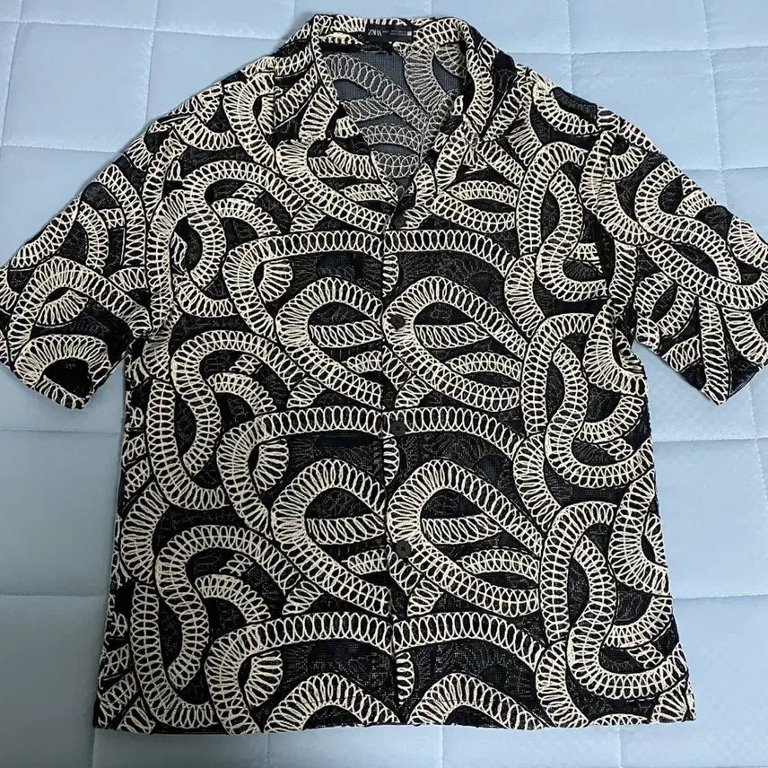 [BUNJANG] Zara Patterned Short Sleeve Shirt / 자라 반팔 셔츠