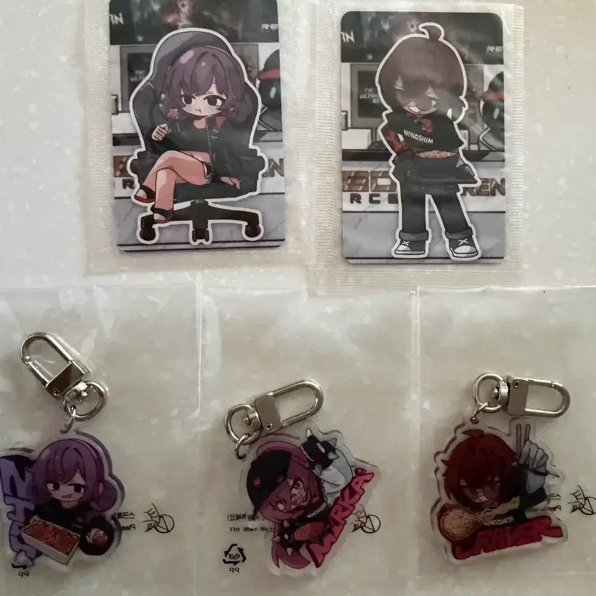 [BUNJANG] Eternally Return x Red Force Arena Collaboration Keyring (3 Types) + Photocard (2 Types) / 이터널리턴 x 레드포스 아레나 콜라보 키링3종+포카2종
